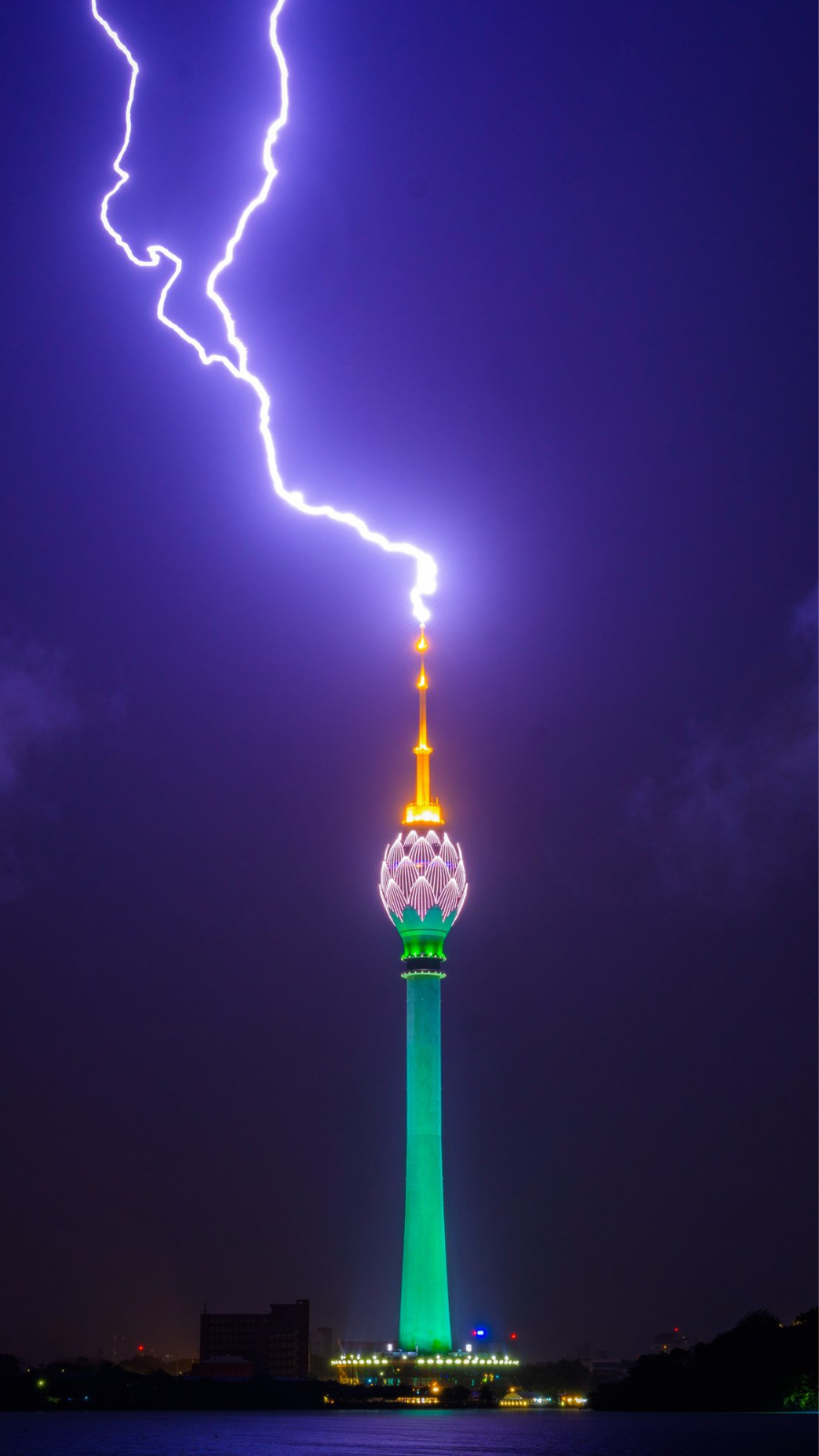Colombo Lotus Tower at dusk